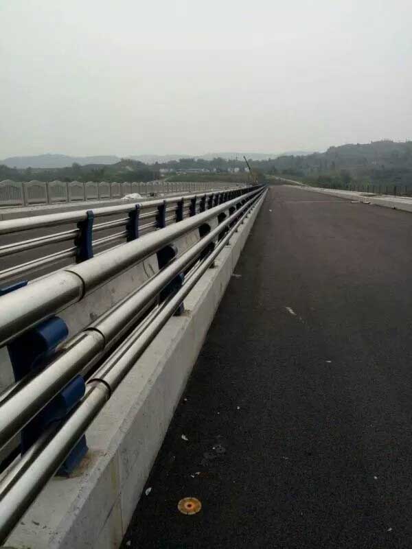 不鏽鋼複合管護欄